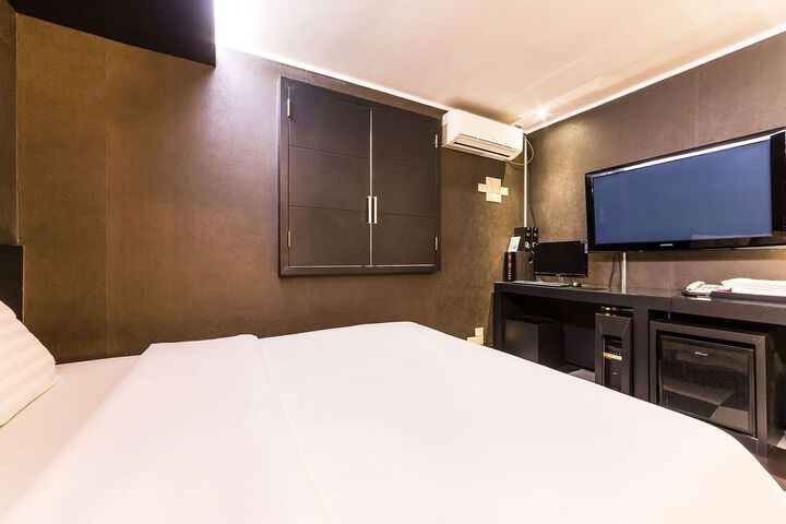 Room 36 of 92