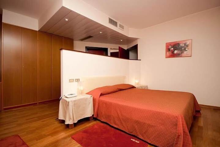Room 6 of 55