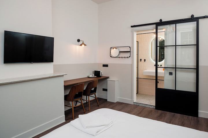 Room 22 of 50