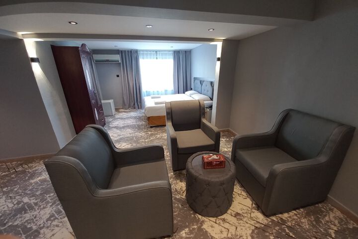 Room 8 of 50