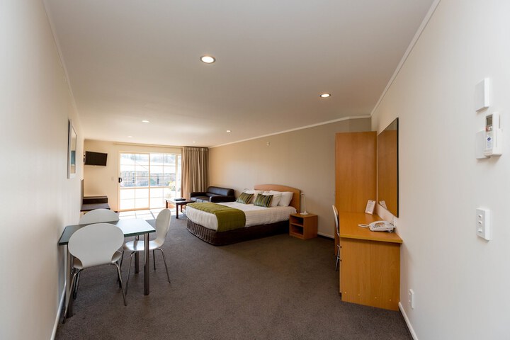 Room 12 of 35