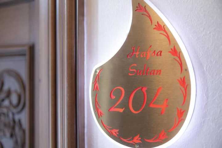 Room 27 of 94
