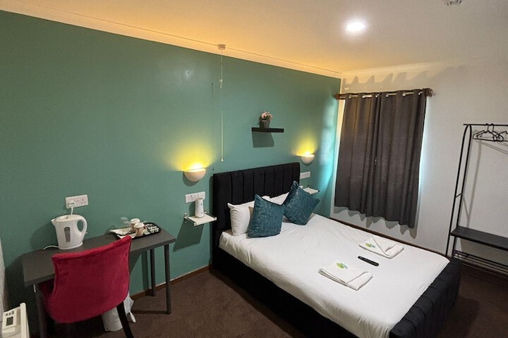 Room 12 of 49