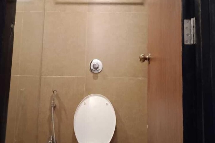 Room 13 of 21