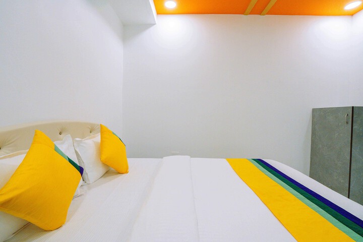 Room 21 of 43