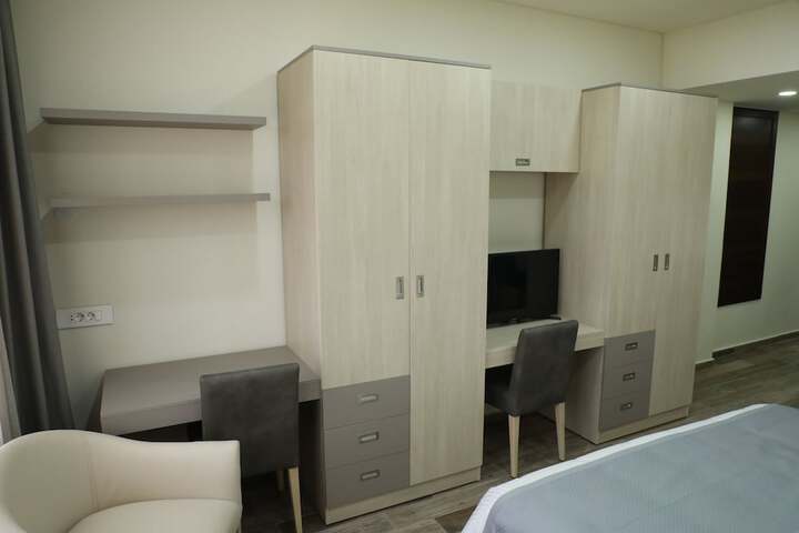 Room 15 of 36