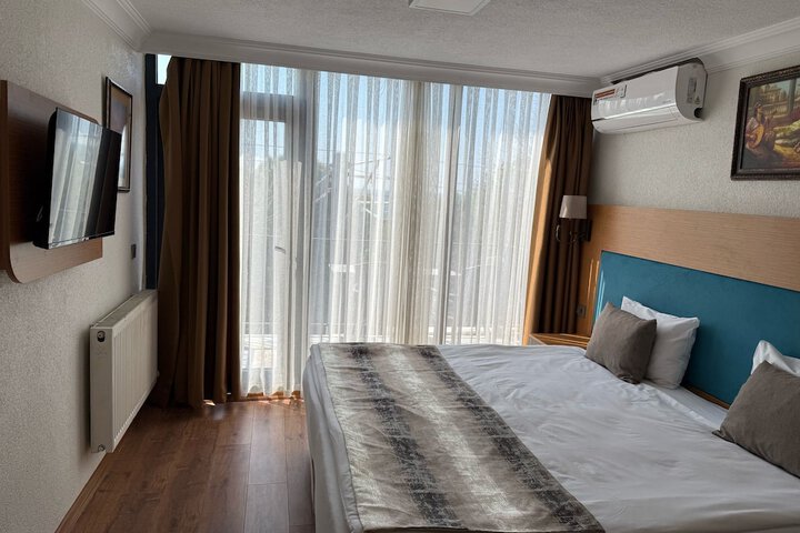 Room 52 of 101