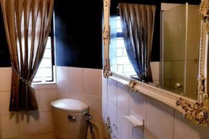 Room 2 of 5