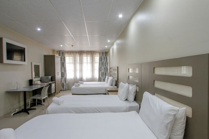 Room 13 of 21