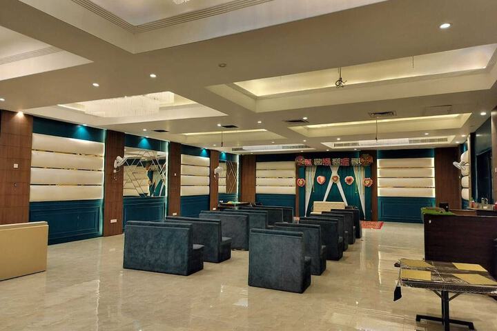 Ballroom/Hall 25 of 36