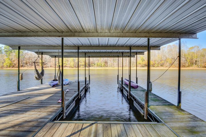 Lakefront Gem w / Games in Westminster!