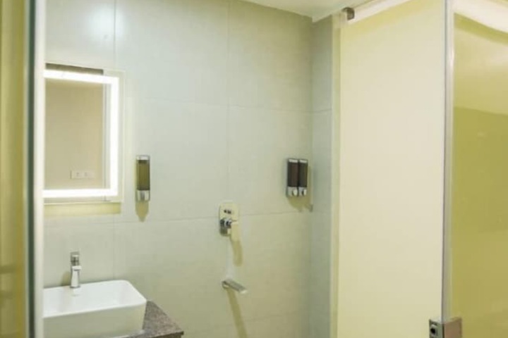 Room 20 of 33