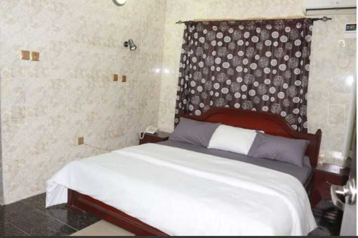 Room 7 of 29