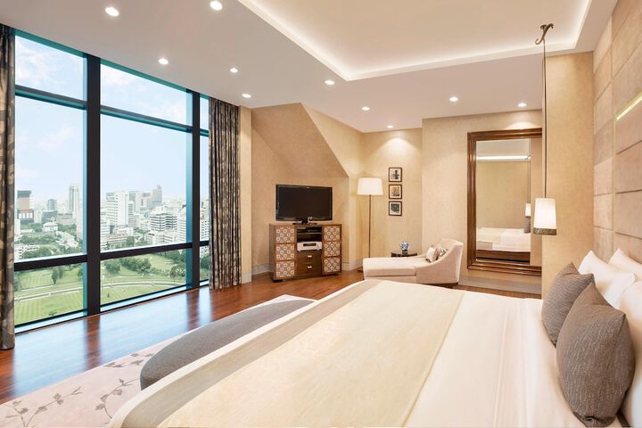 Room 28 of 207