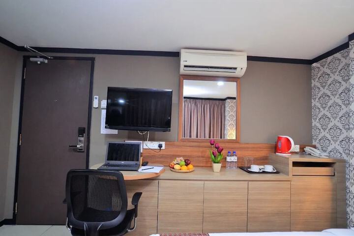 Room 16 of 34