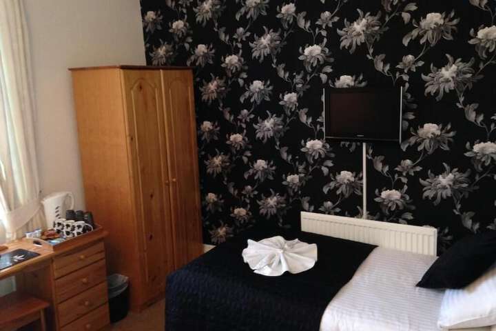 Room 15 of 40