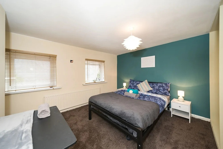 Room 6 of 14