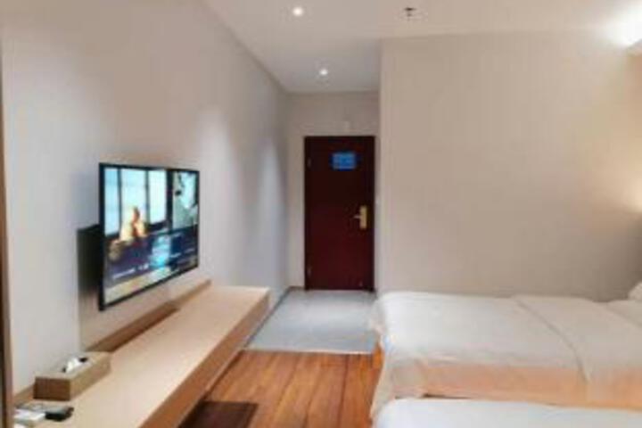 Room 12 of 12