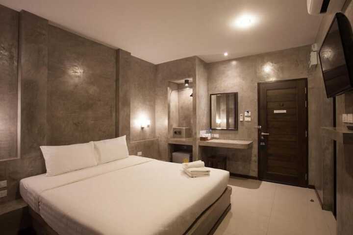 Room 3 of 36