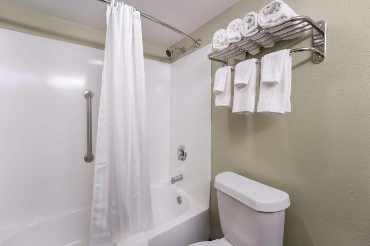Accessible 1 King Mobility Accessible Communication Assistance Bathtub Work Desk Microwave and Ref (11 of 14)