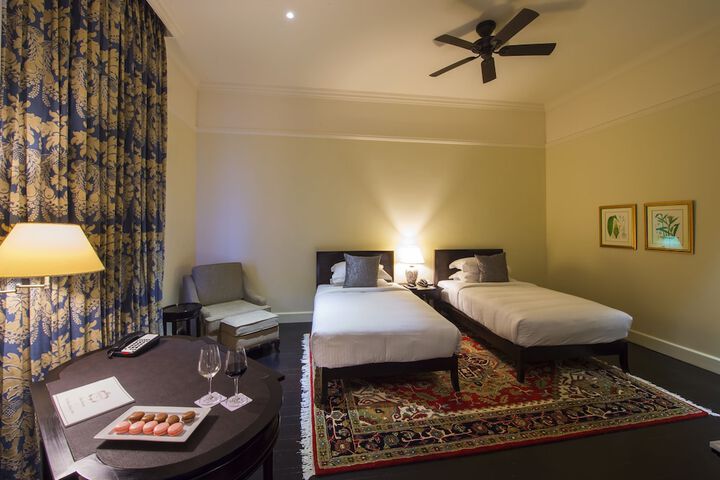 Room 42 of 163