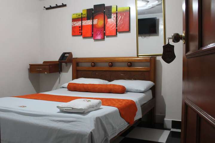 Room 13 of 35
