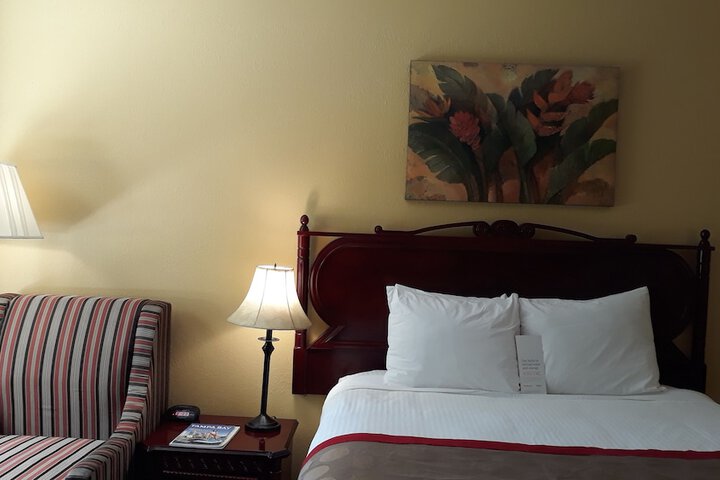 Queen Bed Accessible (14 of 19)