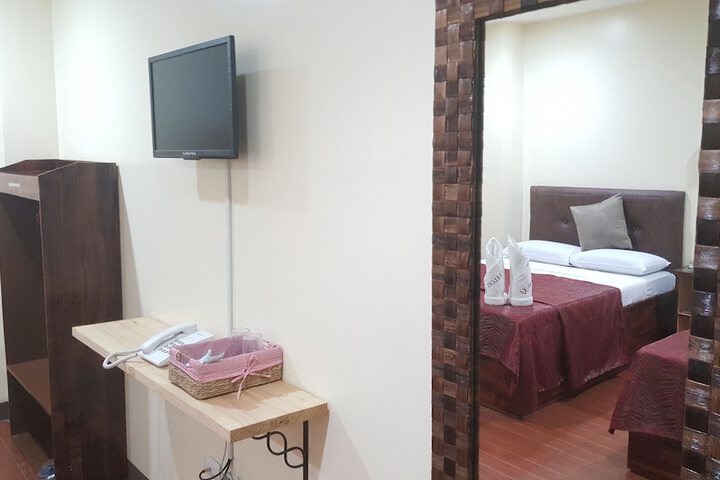 Room 6 of 105