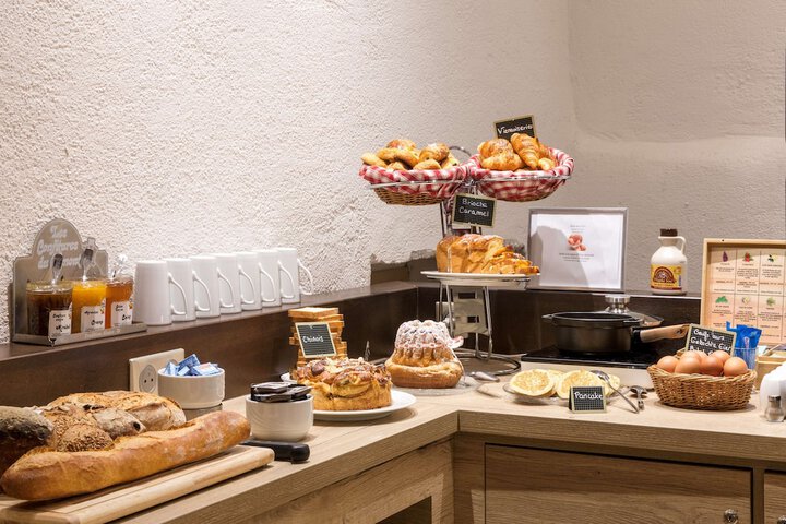 Breakfast/Coffee Service 57 of 72