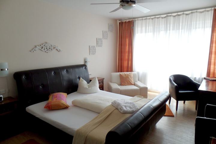 Room 6 of 43