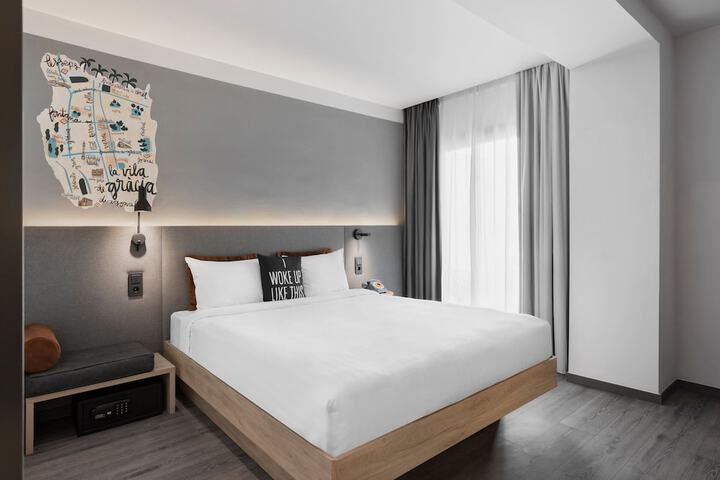 Room 16 of 207