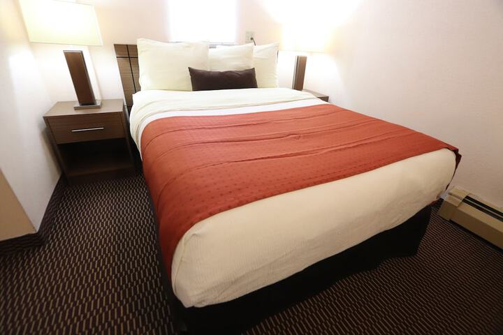 1 King Bed (13 of 14)