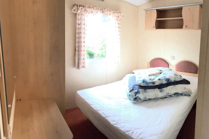 Room 27 of 68