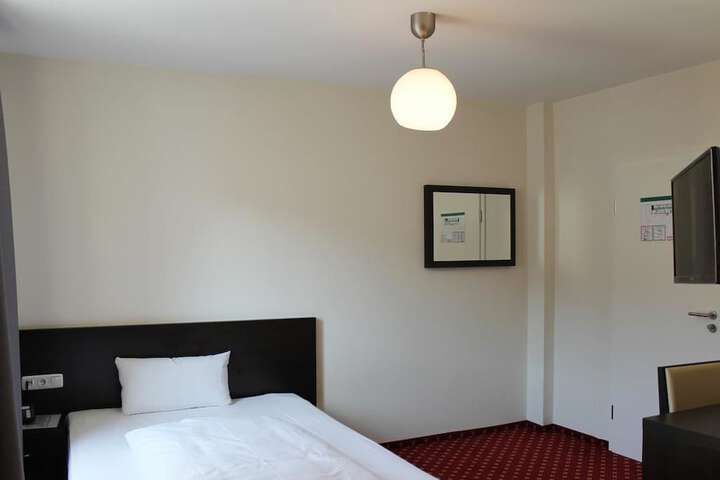 Room 7 of 29