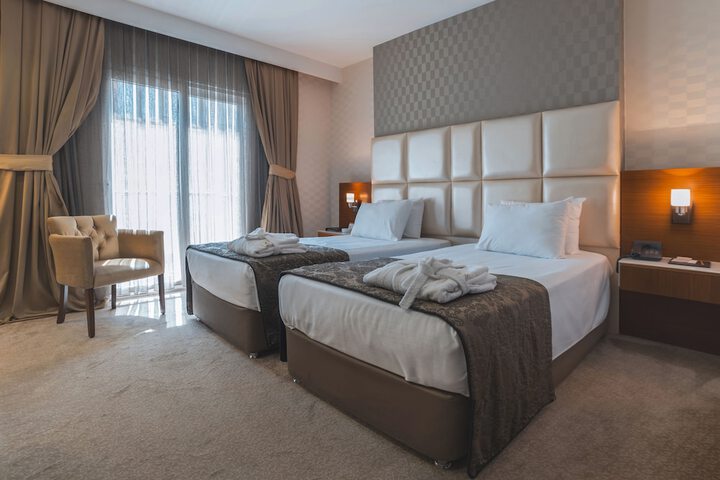 Room 4 of 52