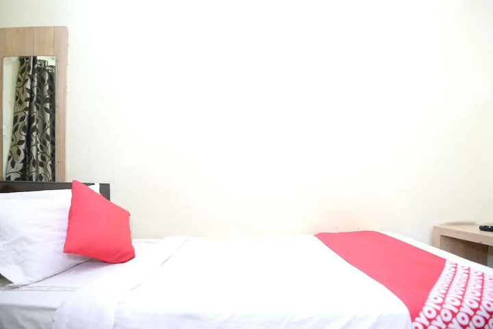 Room 3 of 10