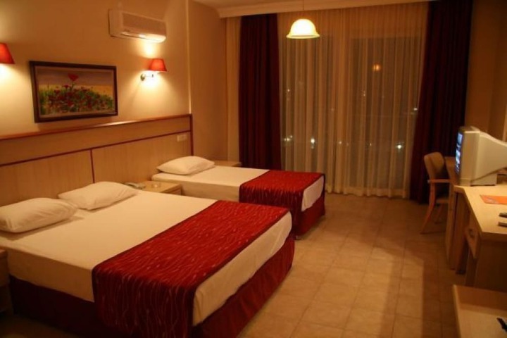 Room 10 of 27