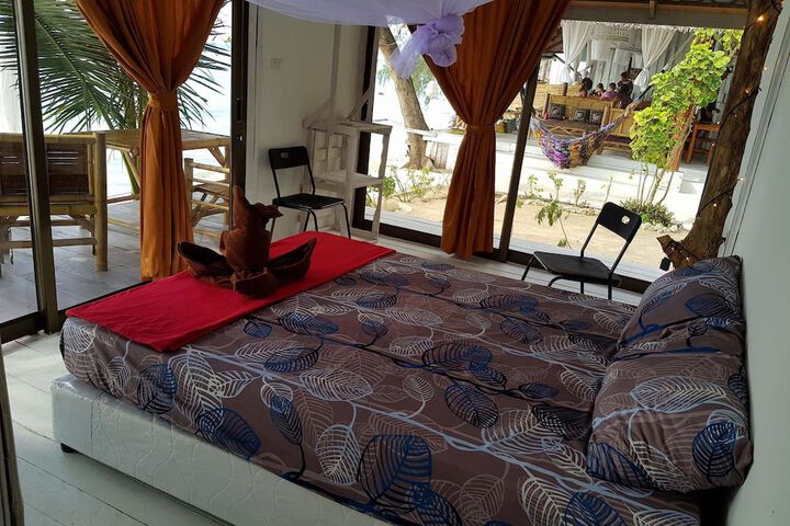 Room 10 of 78