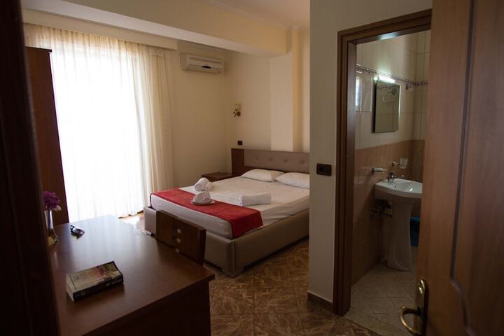 Room 4 of 56