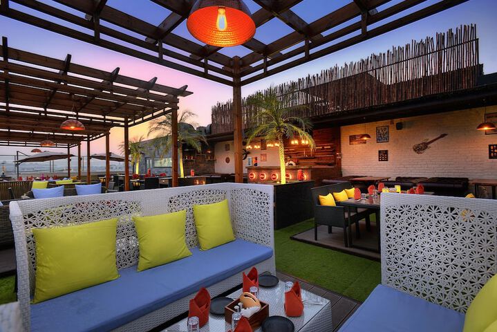Hotel Pool