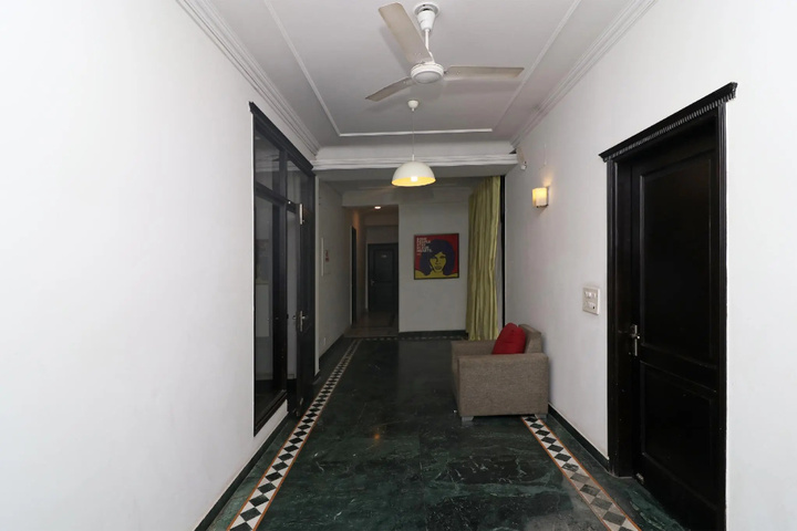 Room 2 of 5
