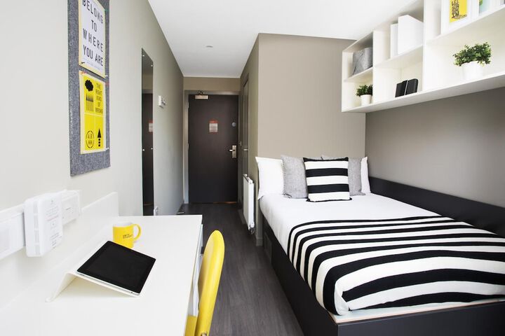 Room 13 of 26