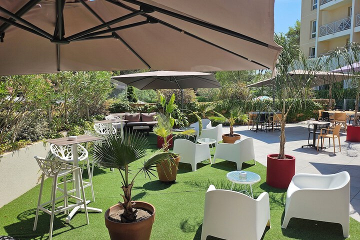 Terrace/Patio 105 of 120