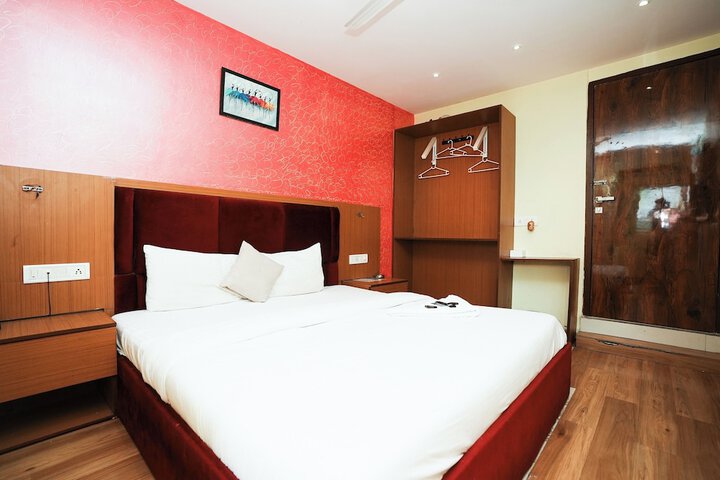 Room 7 of 24