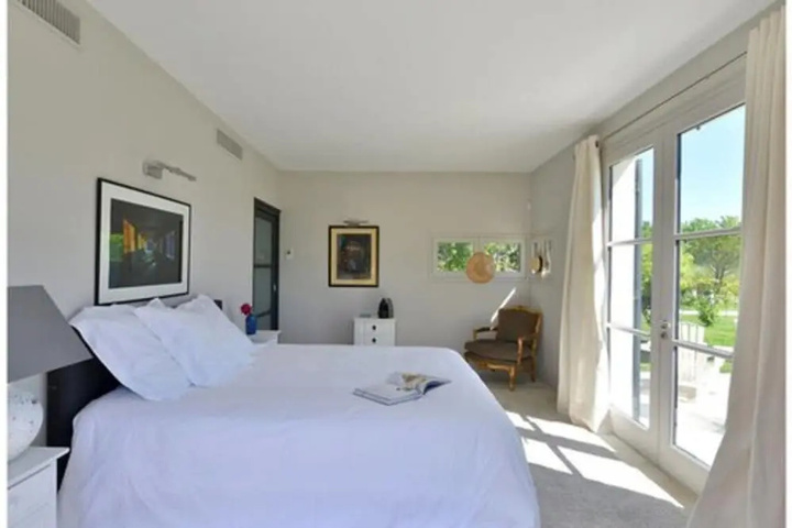 Room 3 of 11
