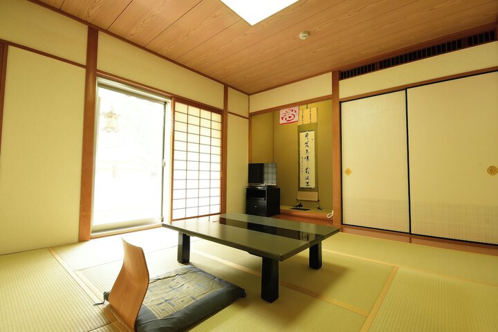 Room 18 of 68