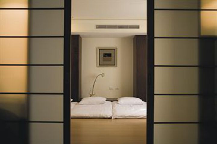Room 12 of 28