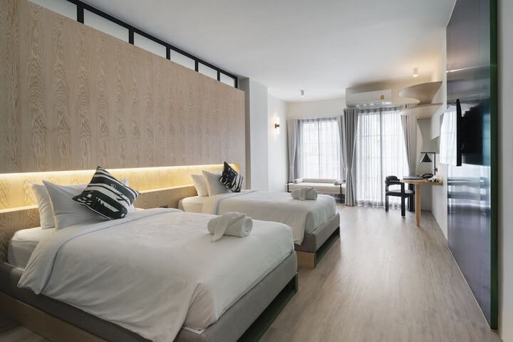 Room 10 of 63