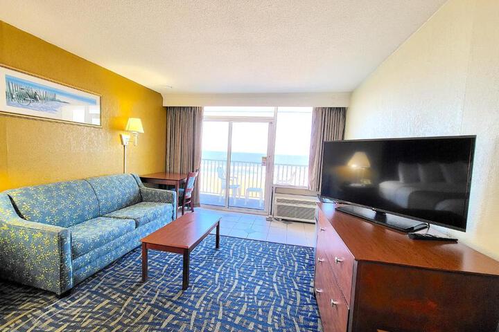 1 King Bed Ocean View (4 of 12)