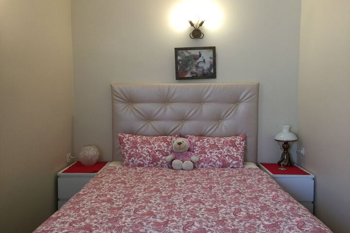 Room 6 of 79